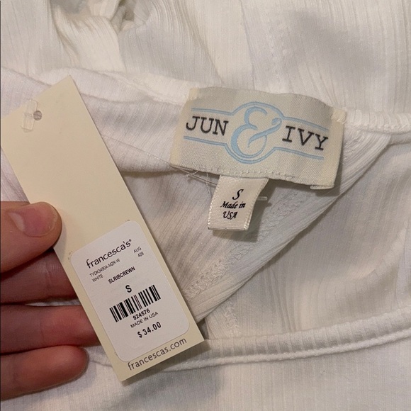 Francesca’s White Sleeveless Open Back Women's Top Size Small - Picture 3 of 3